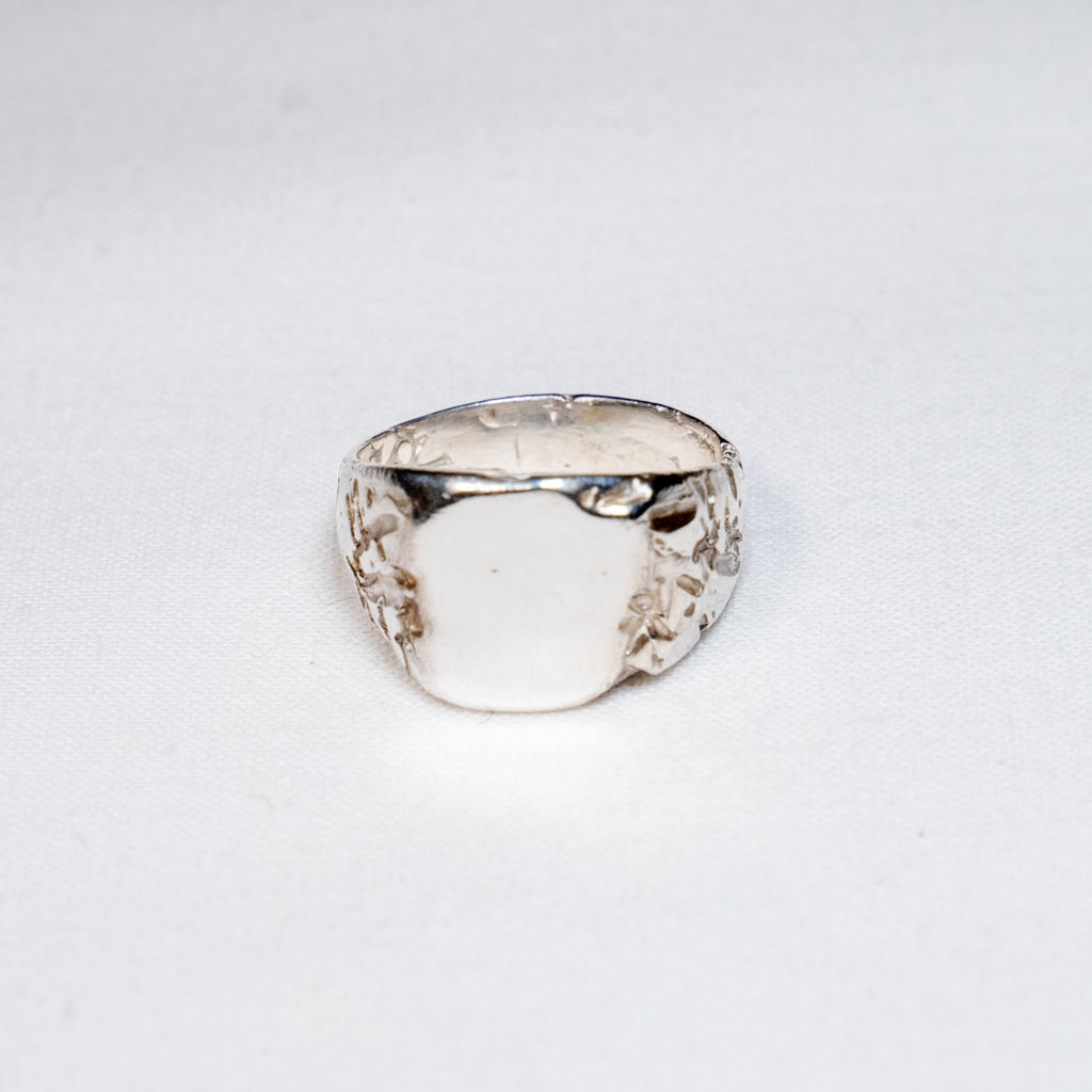 The Mirror Signet