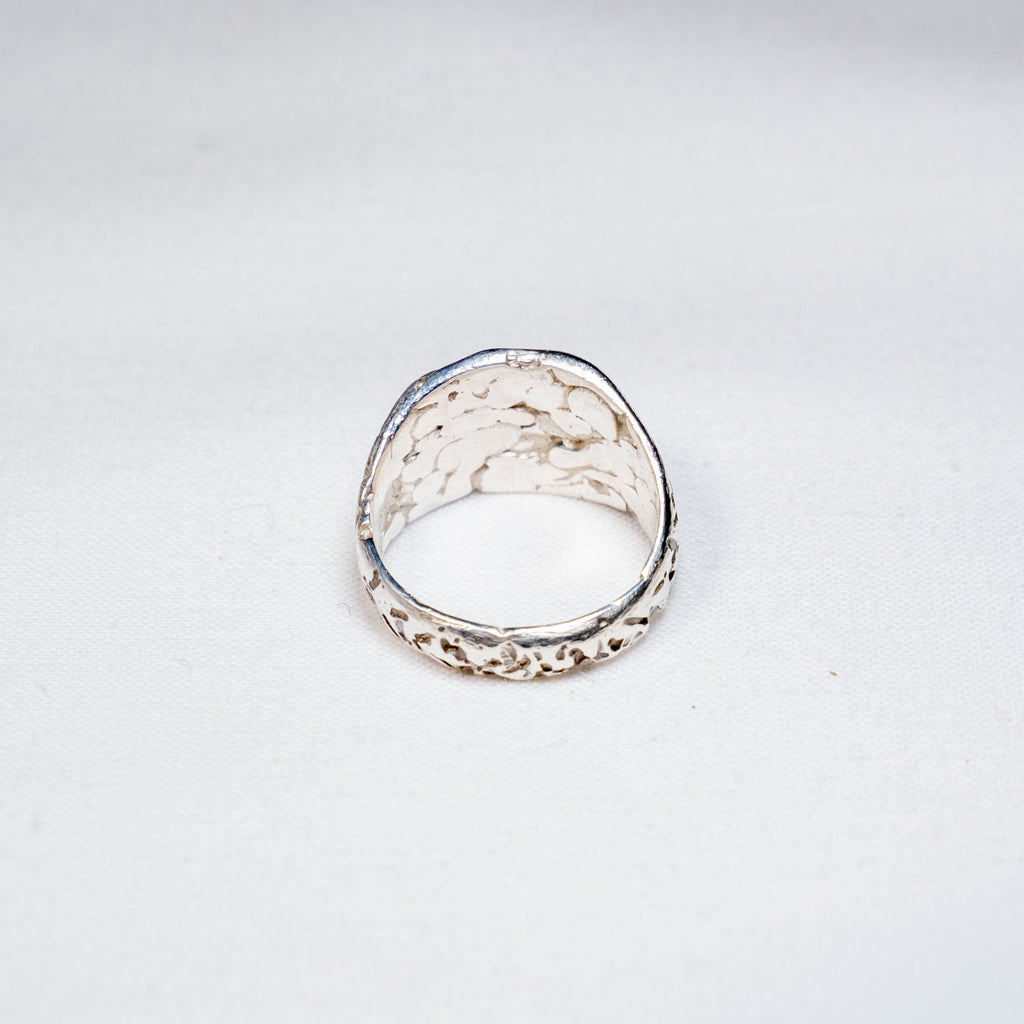 The Mirror Signet