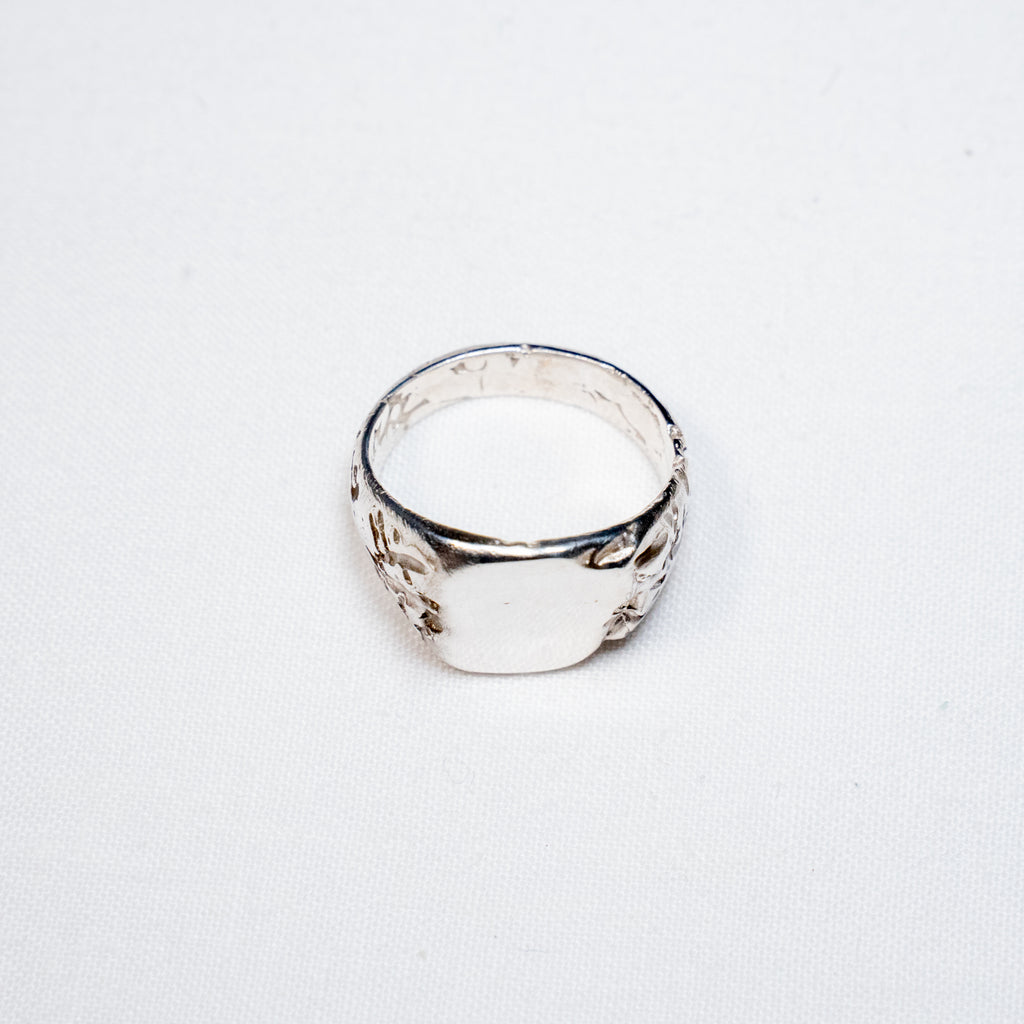 The Mirror Signet
